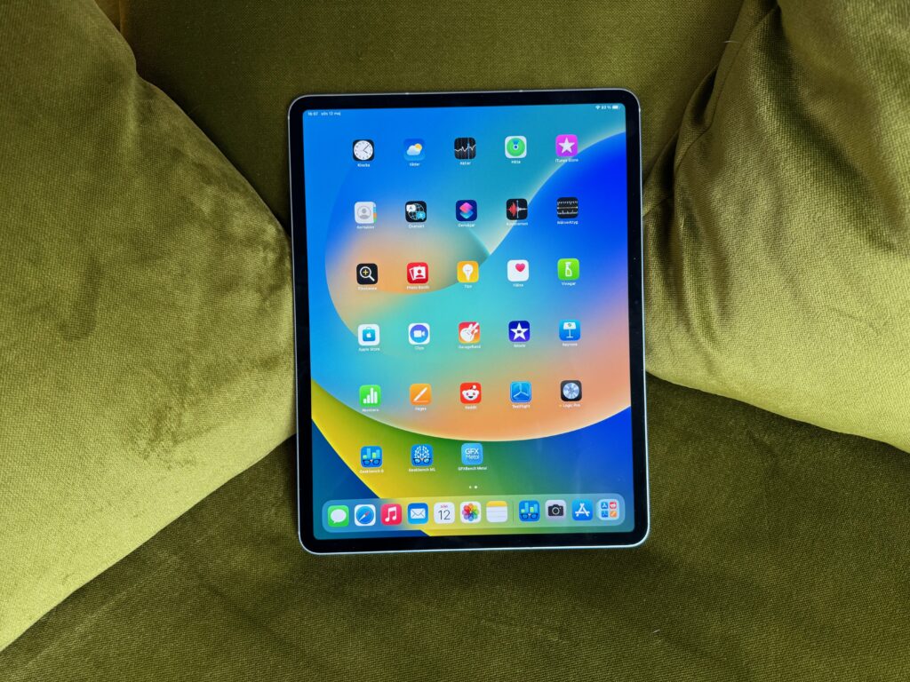 "5 Devices You Require for University Lectures – Straightforward Guide by GadgetLad"