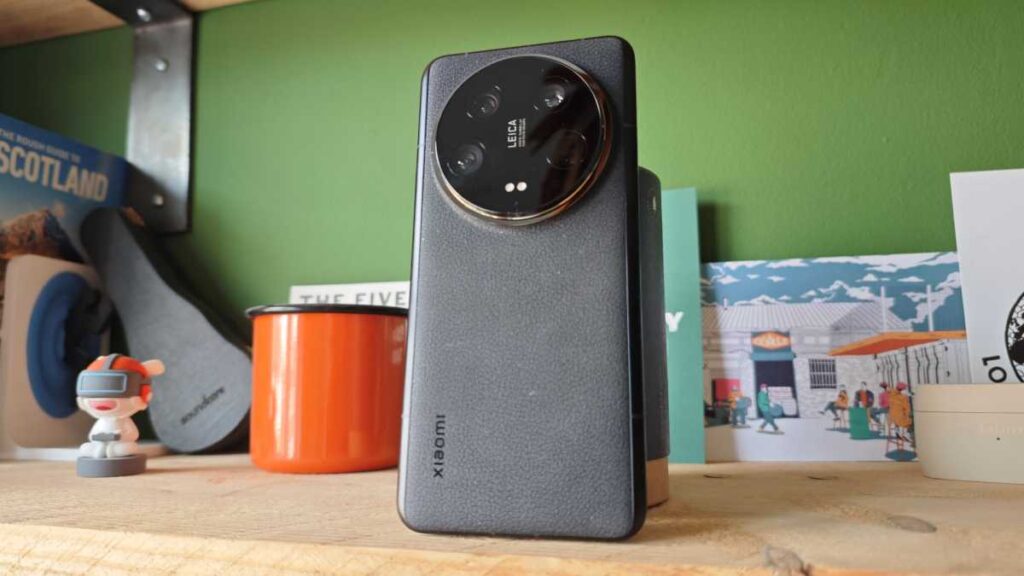 "Xiaomi 15 Ultra: Stylish Ceramic Coating? Yes, But Is It Truly Worth It?"
