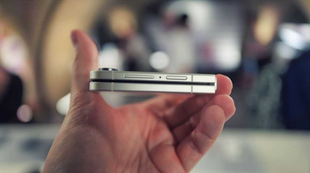Samsung's 2027 Galaxy series: A rather silly gamble, according to GadgetLad