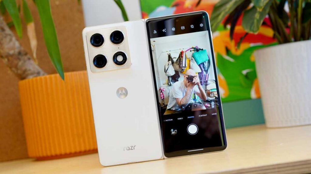 Forget iPhone Duo – Motorola's latest treasure might be my favorite phone