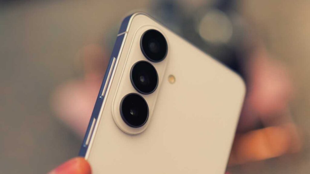 Samsung Galaxy S27: Exciting Updates from GadgetLad