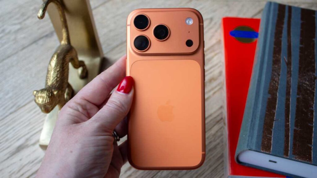 Top 5 iPhone Hues That'll Leave Ya Stunned - GadgetLad